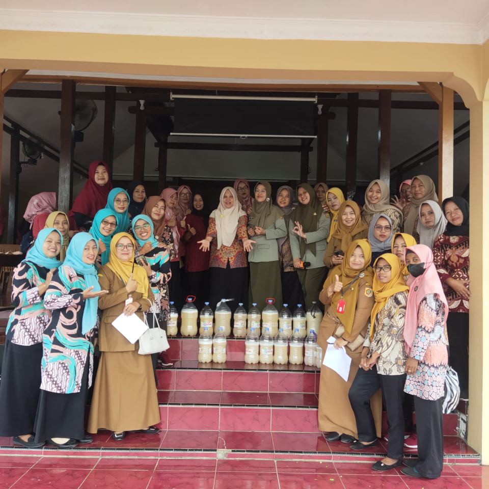 Pelatihan Pembuatan Photosynthetic Bacteria (PSB)