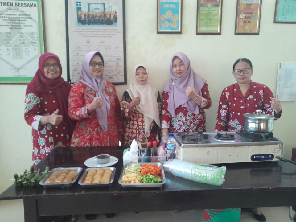 Pelatihan pembuatan PMT