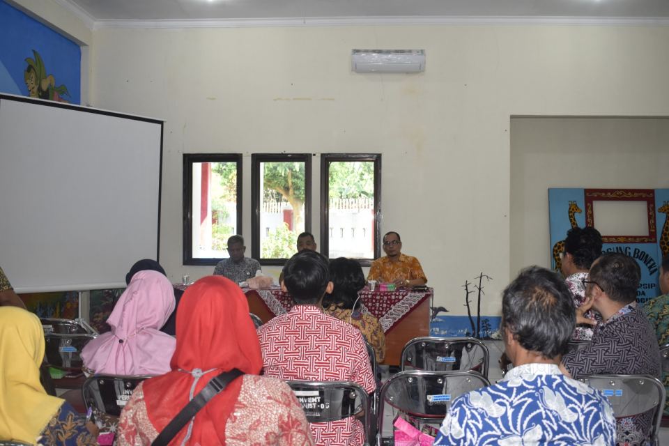 Sosialisasi Pembangunan Zona Integritas: Wujud Komitmen Bersama Dinas Kearsipan dan Perpustakaan Kabupaten Wonogiri