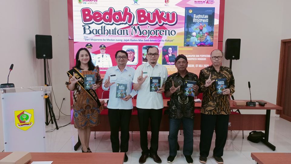 Pelestarian Budaya Lewat Sastra: Bedah Buku "Badhutan Mojoreno" Karya Kun Prastowo