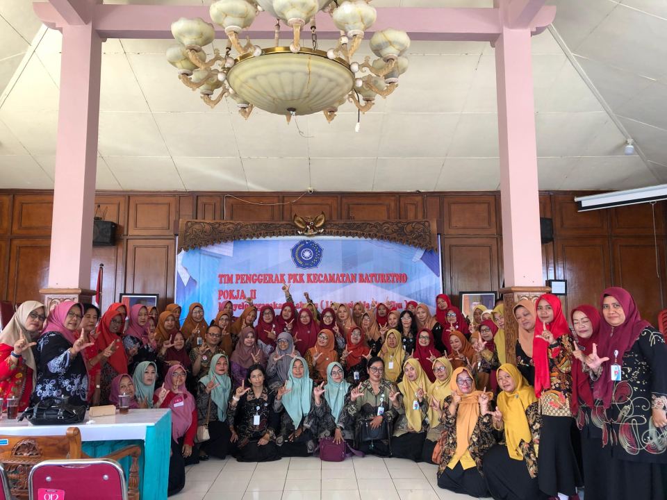 TP PKK Kecamatan Baturetno Gelar Kegiatan Membaca Nyaring Bersama Disarpus Wonogiri