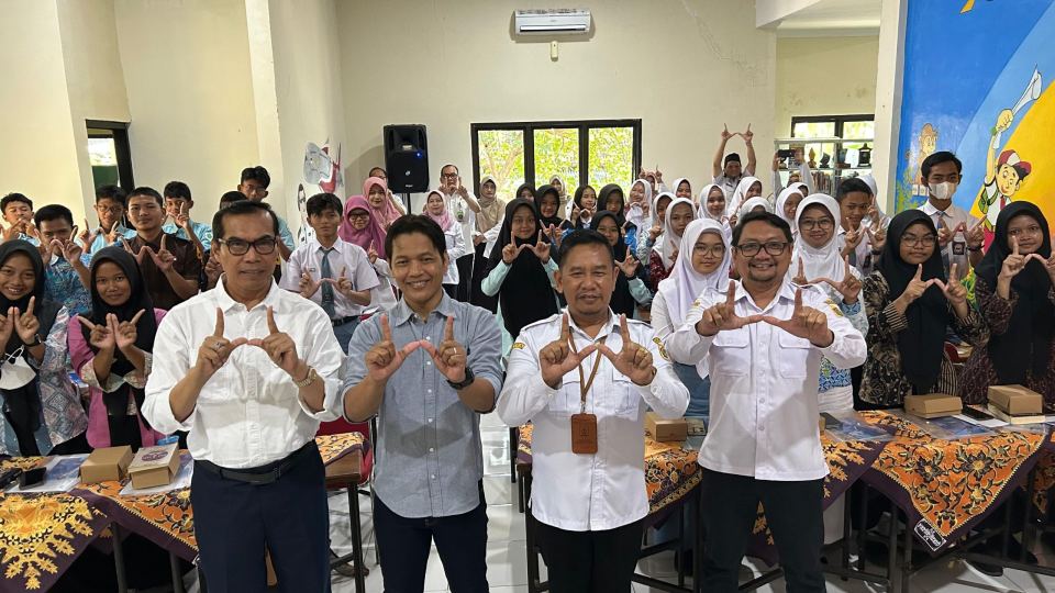 Pembekalan Lomba Resensi Buku Tahun 2025: Menumbuhkan Generasi Kritis dan Literat