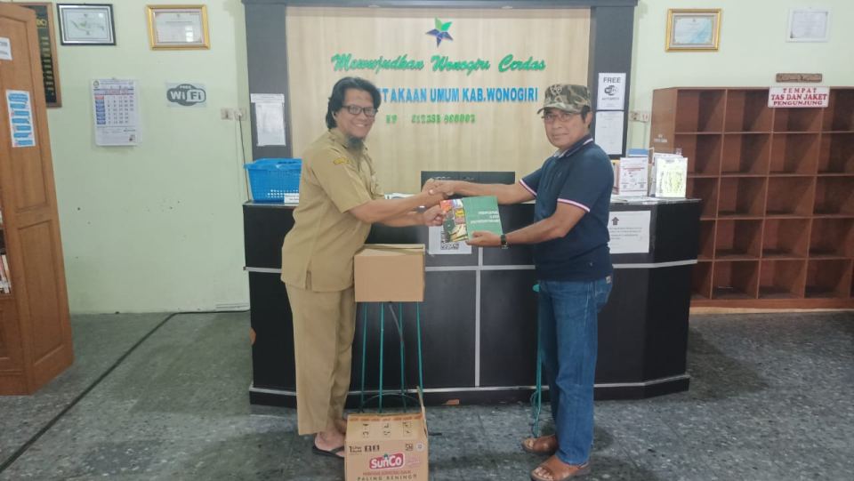 Perpustakaan Daerah Wonogiri Terima Hibah Buku dari Pensiunan PNS Pemda Wonogiri