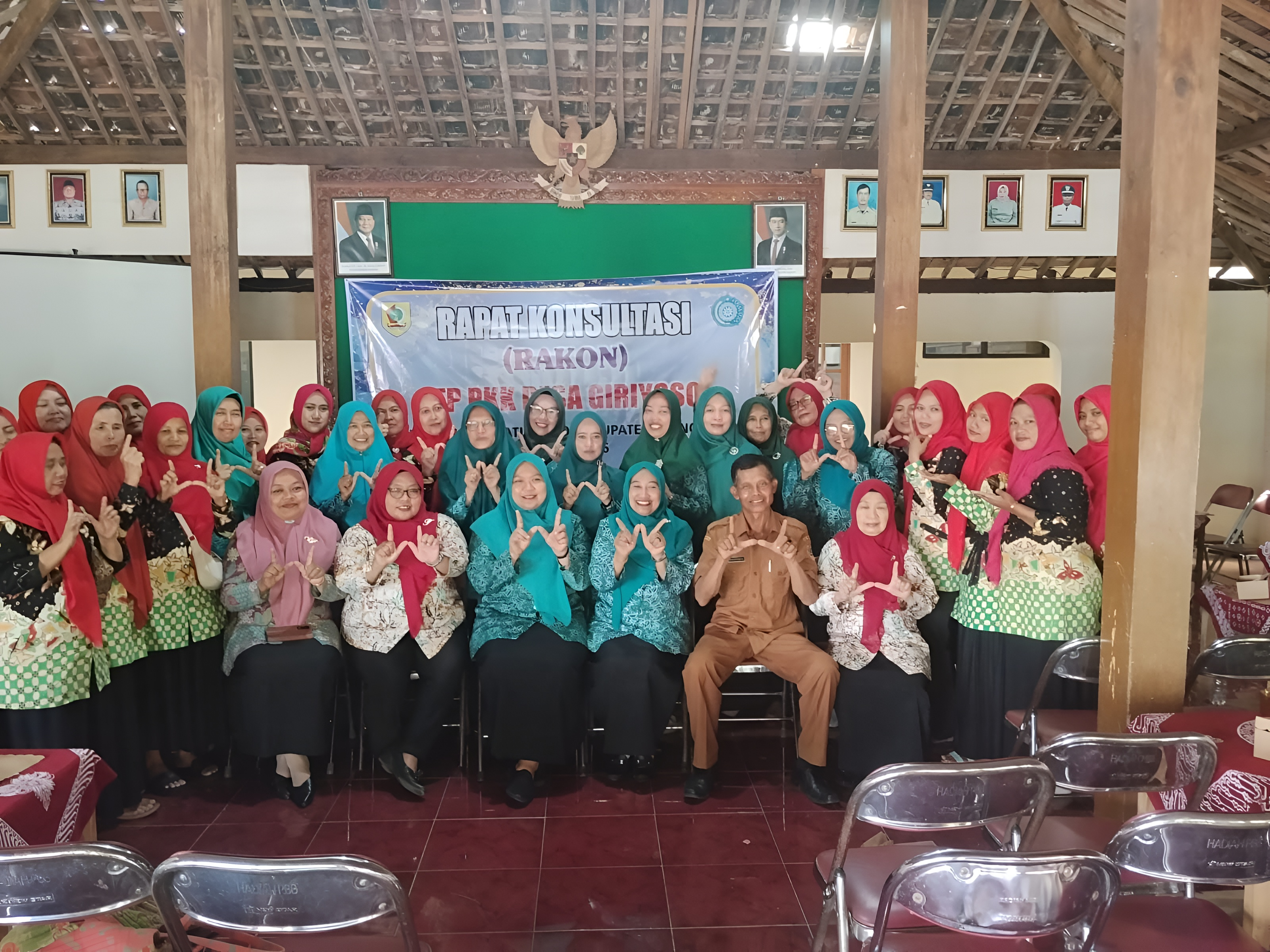 Penguatan Literasi Administrasi Kependudukan Melalui GENDUK PKK di Kecamatan Jatipurno “SOSIALISASI GERAKAN GENDUK PKK TP PKK KEC JATIPURNO DI DESA GIRIYOSO”