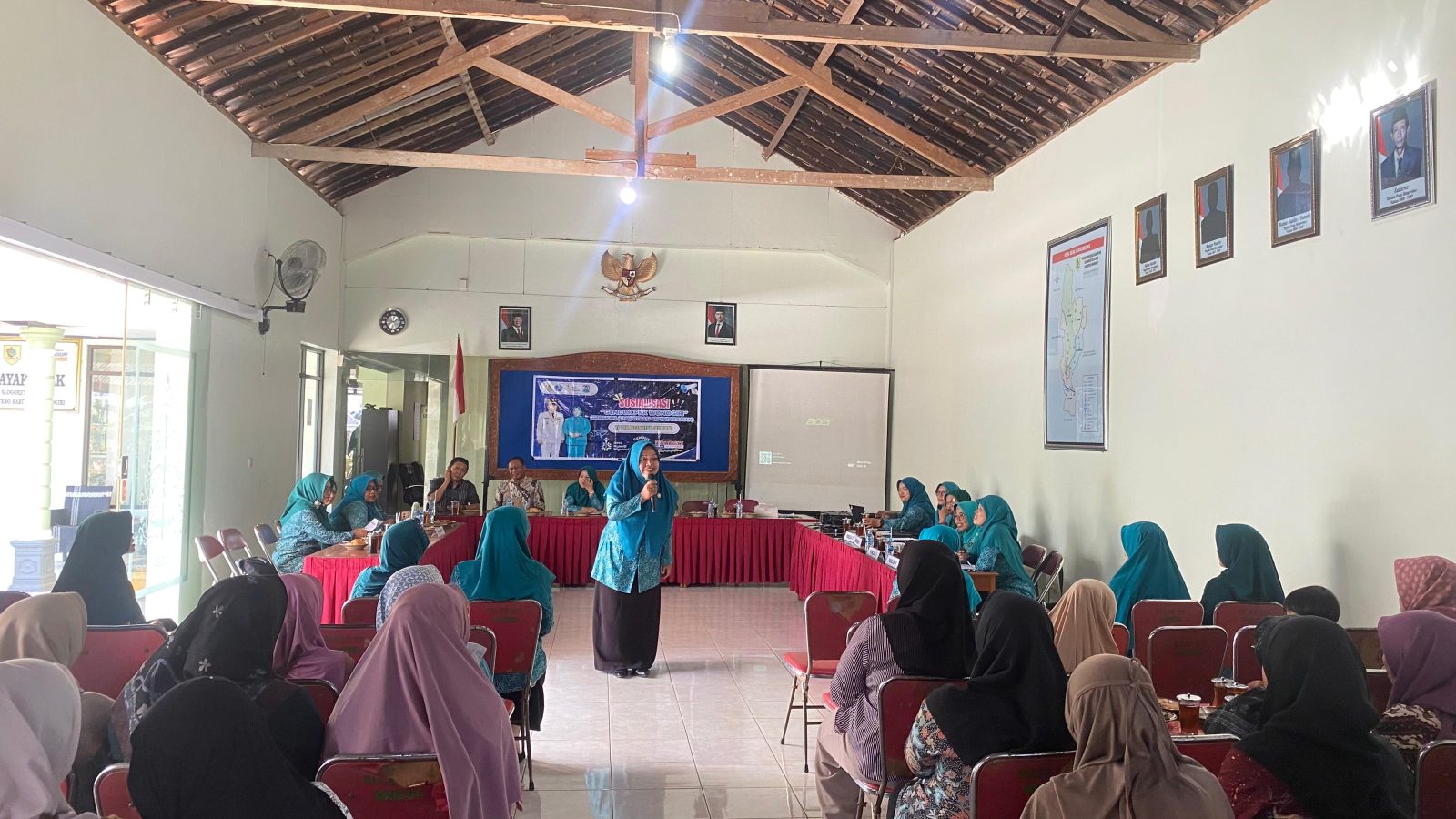 Penguatan Literasi Administrasi Kependudukan Melalui GENDUK PKK di Kecamatan Jatipurno “SOSIALISASI GERAKAN GENDUK PKK TP PKK KEC JATIPURNO DI DESA SLOGORETNO”