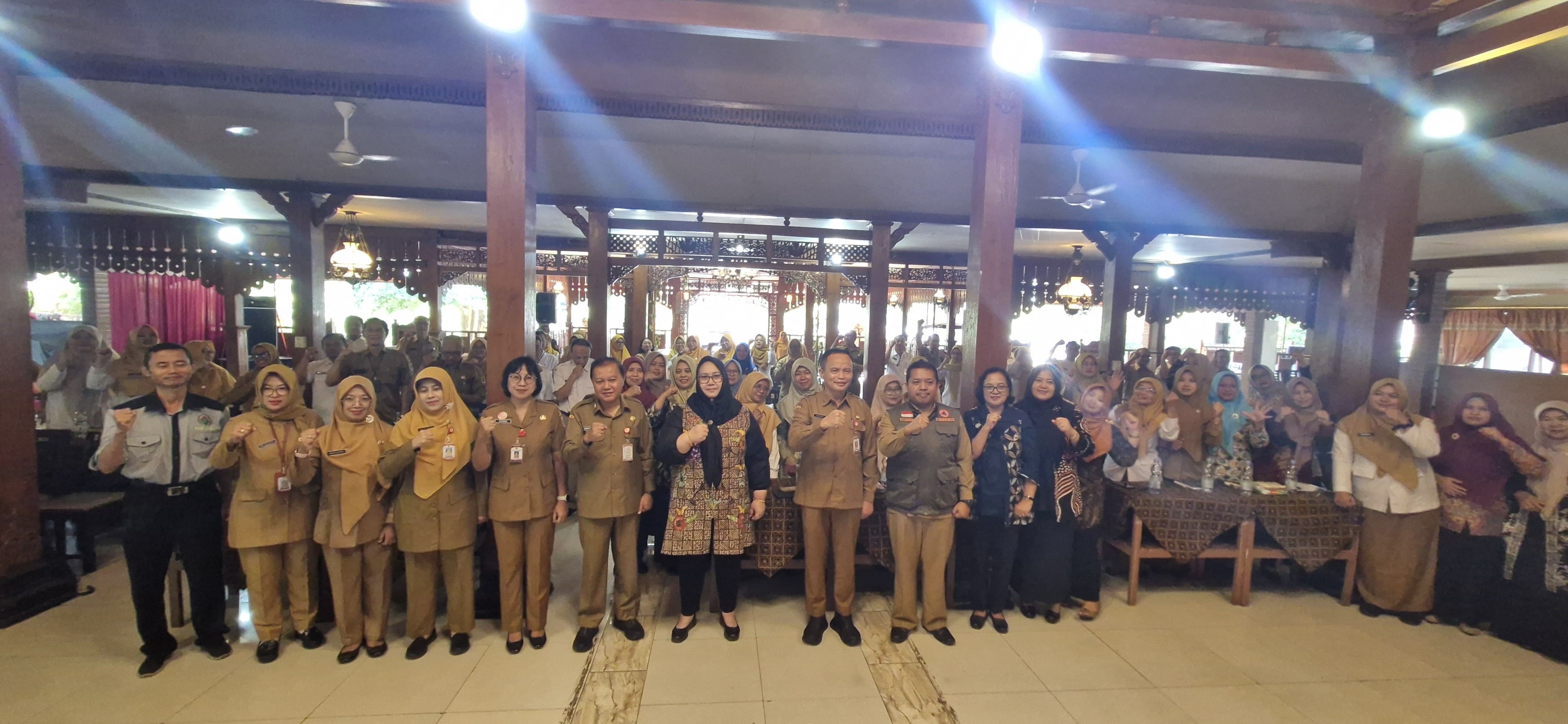 Penguatan Literasi Melalui Sosialisasi Posyandu 6 Standar Pelayanan Minimal (SPM)