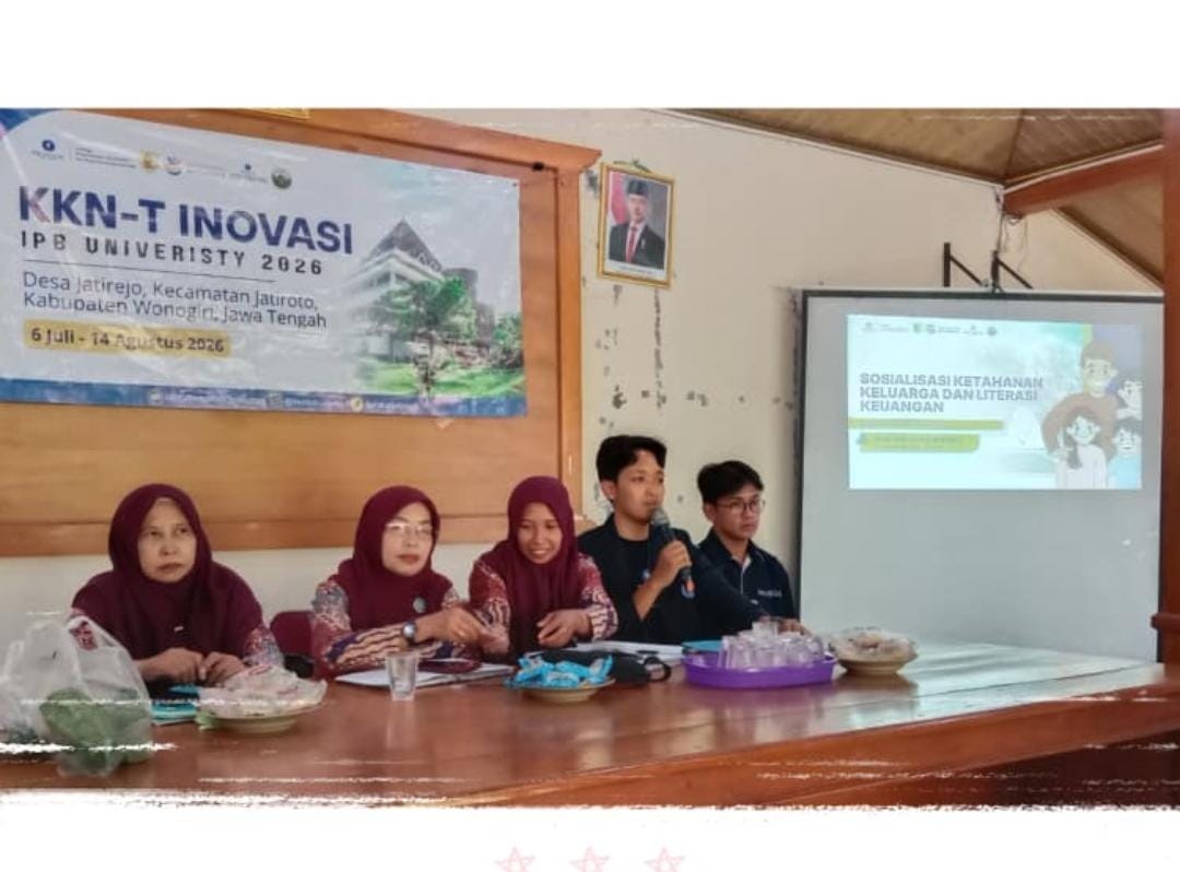 TP PKK Desa Jatirejo Berkolaborasi IMAPRES dan KKNT IPB Gelar Sosialisasi Ketahanan Keluarga dan Literasi Keuangan