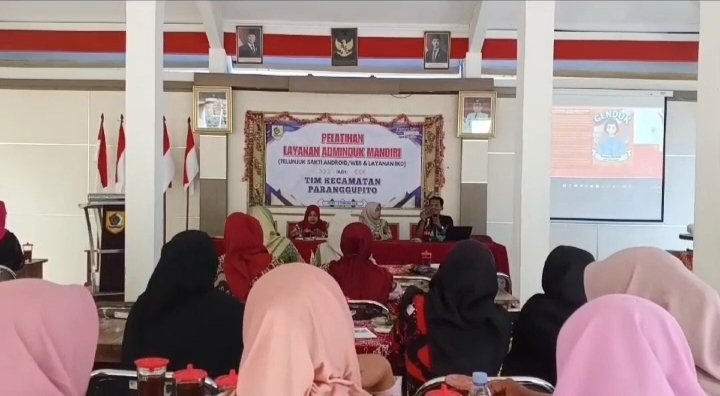 Penguatan Literasi Digital Administrasi Kependudukan bagi Pengurus PKK Paranggupito