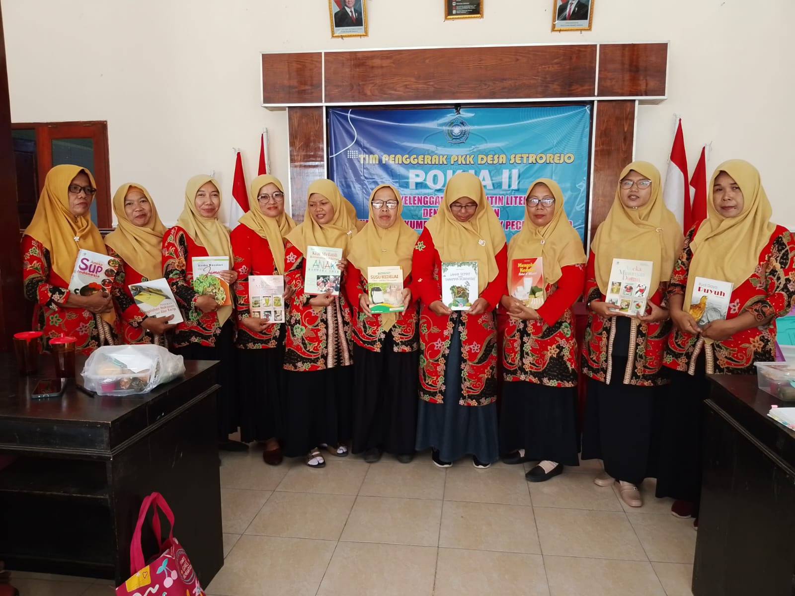Peluncuran Warung Literasi Emak-Emak "KUMACIKU" di Desa Setrorejo
