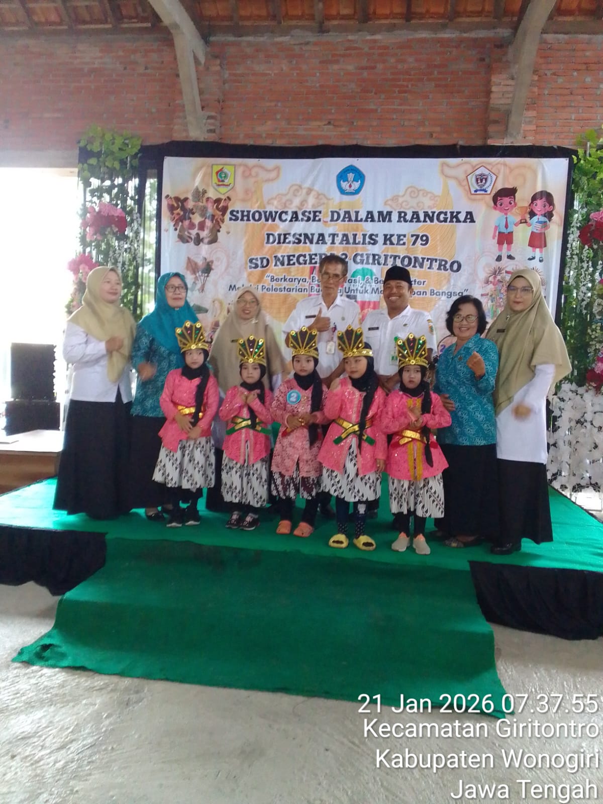 Bunda Literasi Giritontro Menilai Kreativitas Budaya di Dies Natalis SDN 2 Giritontro