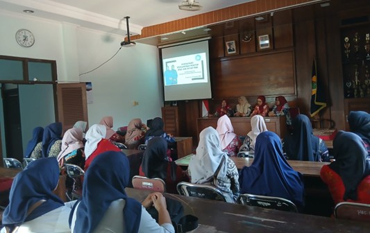 Penguatan Literasi " SOSIALISASI PENGASUHAN POSITIF DAN JAM INTAN PKK"