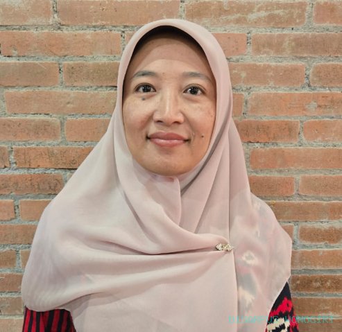Ny. Esthi Wulandari Andika Krisnayana, A.Md