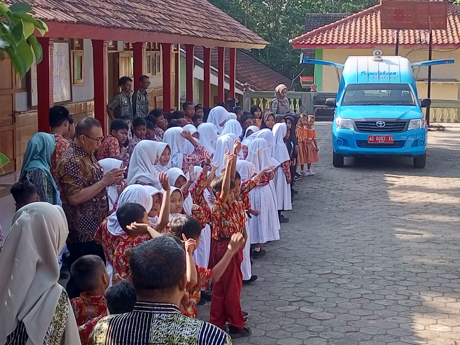 Perpustakaan Keliling Hadir di SD Negeri 2 Kerjolor, Tingkatkan Minat Baca dan Semarakkan Class Meeting